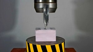 HYDRAULIC PRESS A KNIFE VS PLASTIC CARD