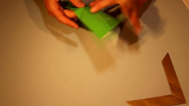 Как сделать БУМЕРАНГ ИЗ БУМАГИ,который возвращается.BOOMERANG PAPER.