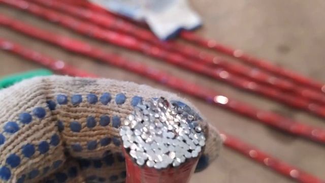 Как сделать шпильки для укоренения усов клубники в стаканчиках