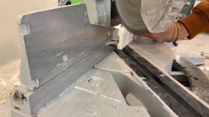 Пилим, красим гибкий плинтус Orac Decor