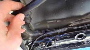 Mitsubishi Pajero IV течь по лобовому стеклу после мойки и дождя