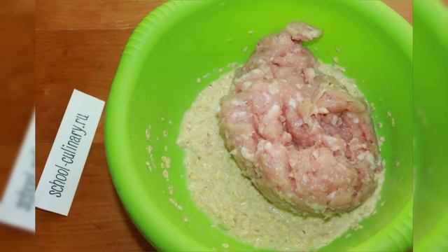 Котлеты из куриного фарша с овсяными хлопьями - school-culinary.ru смотреть онлайн