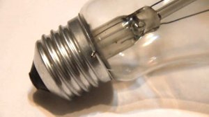 Шок! Вот почему быстро сгорают лампочки!