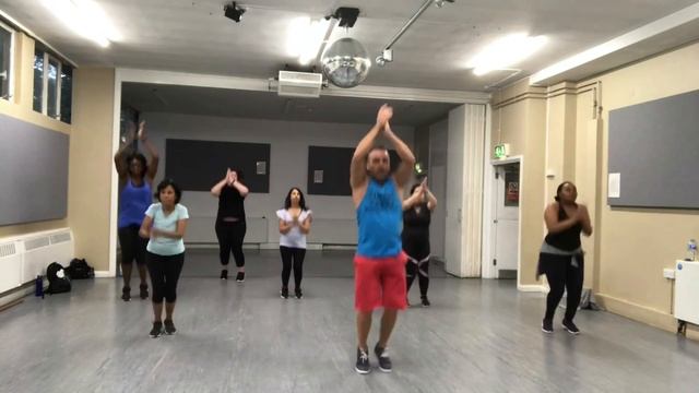 Warm up zumba choreo by Nuno Miranda Zumba смотреть онлайн