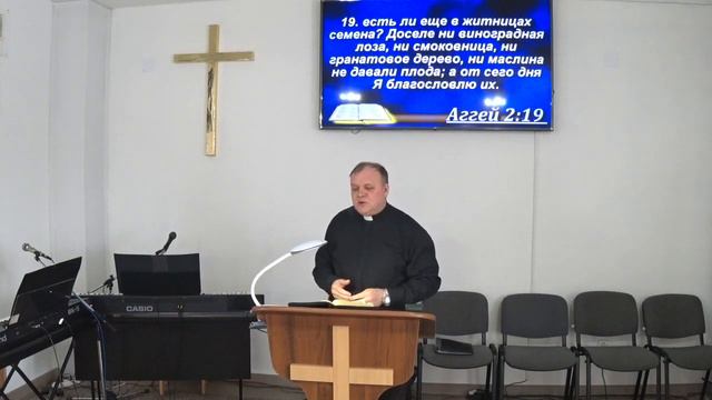 Тема проповеди: "Праведник и труд" проповедует Павел Меньшиков смотреть онлайн