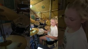 10 years old drummer "Улетай на крыльях ветра"