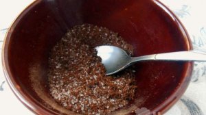 Кофе с корицей, мускатным орехом и молоком