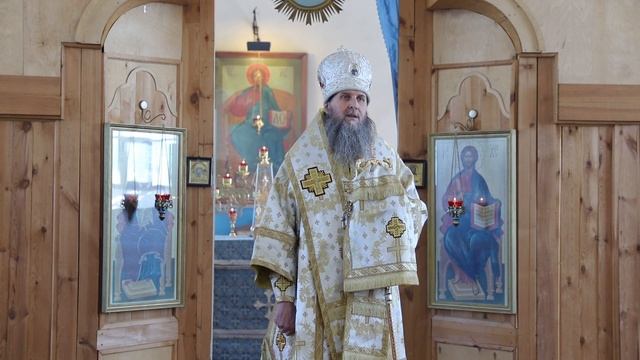 Архиерейская служба в старинном храме