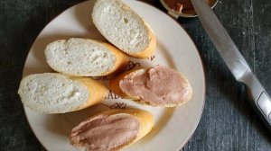 Бутерброды с паштетом и яйцом