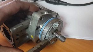 Техпривет.CAT C6.6. Как выставить насос по меткам.