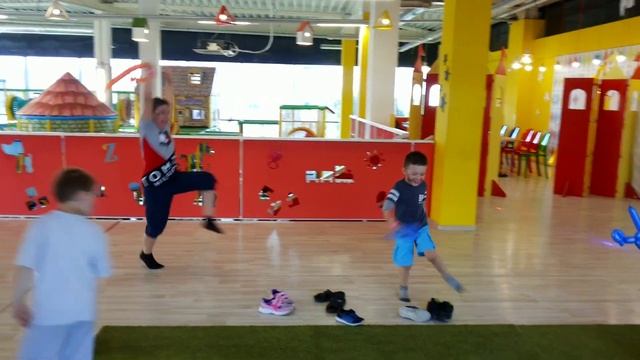 КУДА ПОЙТИ? В Базиллион! смотреть онлайн