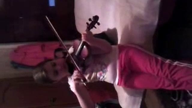 Игра на скрипке!!!!!!!!!!ставь пальцы в верх********* смотреть онлайн