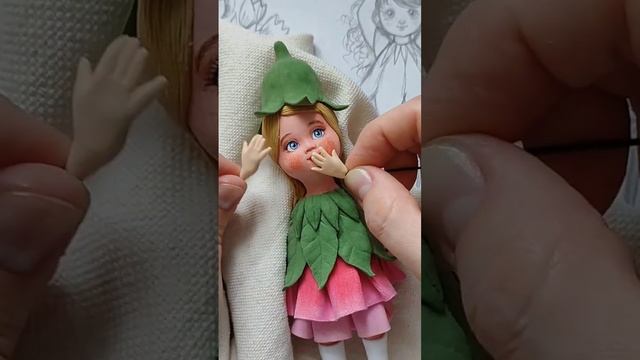 Примерка ручек. Кукла из зефирной глины #полимернаяглина #лепка #елочнаяигрушка #shorts
