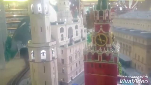 LEGOlend Всё из лего и даже красная площадь! ЛЮДИ ИЗ ЛЕГО