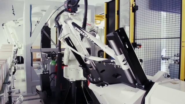 Ячейка с роботом Kawasaki RA06L для сварки рамы велосипедов Connondale смотреть онлайн