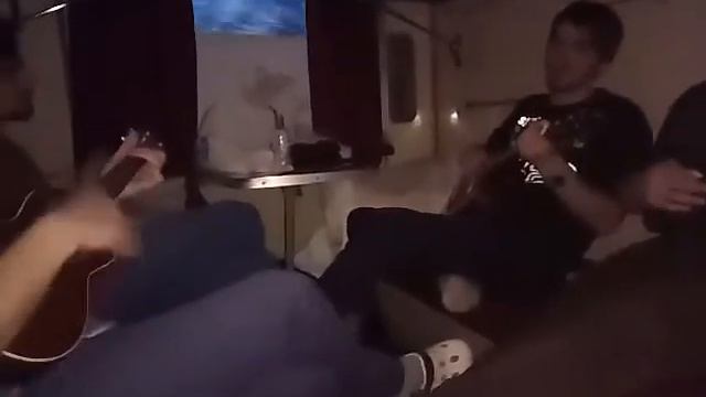 Молодежь в поезде смотреть онлайн