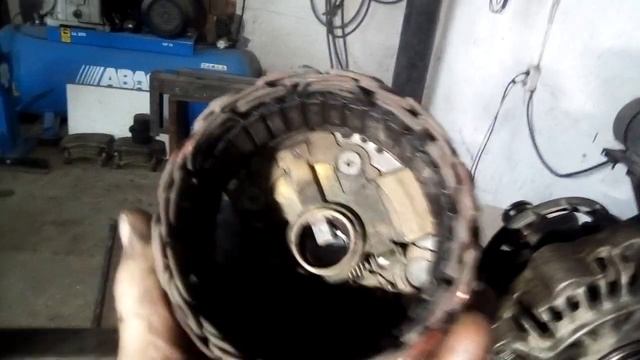 Ford fiesta нет зарядки разобрать генератор причина - смотреть видео онлайн от «Чудеса дизайна» в хорошем качестве, опубликованное 20 декабря 2023 года в 13:15:26 00:08:33.