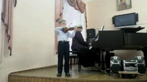 Андрейка 6 лет. Английская народная песня Спи, малыш.mp4