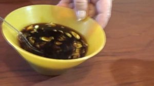 Куриные крылья в соевом соусе на сковороде.