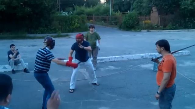 Бой у паба Веселый Гоблин смотреть онлайн