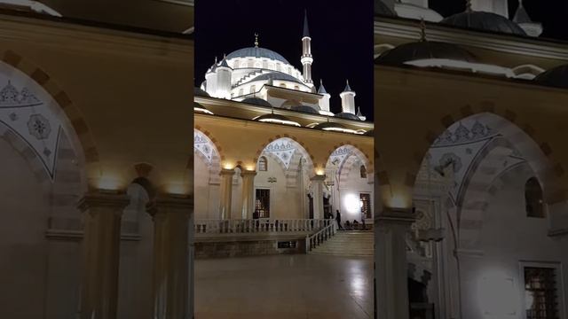 Азан в мечети "Сердце Чечни"