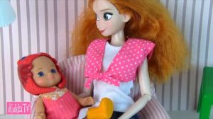 Маленькая София Попала в Школу Мультики для детей Куклы Барби Игры для девочек IkuklaTV