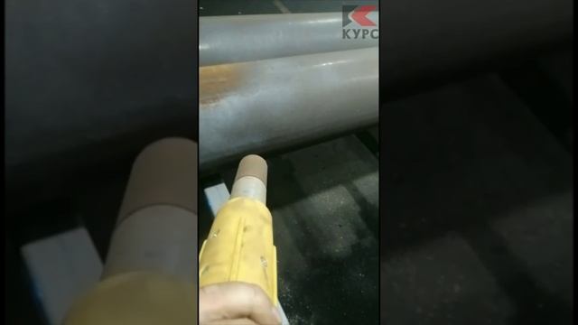 Очистка пескоструем металлических опор перед покраской