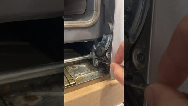 Removing a Neff Slide and Hide Oven Door смотреть онлайн