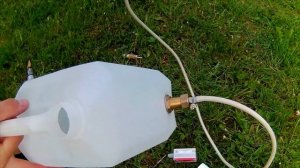 ПОЛЕЗНАЯ ИДЕЯ  ИЗ ПЛАСТИКОВОЙ  КАНИСТРЫ  НЕ СПЕШИ ВЫБРАСЫВАТЬ ПЛАСТИКОВЫЕ КАНИСТРЫ .