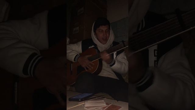 Восточный сказки на гитаре круто спели на гитаре шикарный голос ❤️❤️❤️ #гитарист #гитара #гитару смотреть онлайн