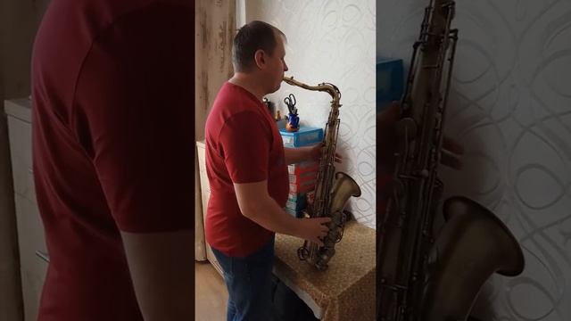 Тенор - саксофон D.Krenz 772 Antique смотреть онлайн