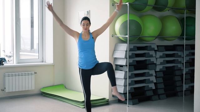 Упражнения на баланс. Ягодицы и ноги смотреть онлайн