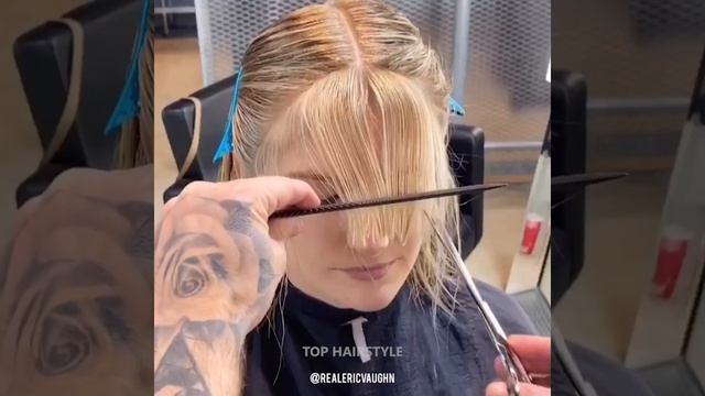 Wavy Haircut Tutorial смотреть онлайн