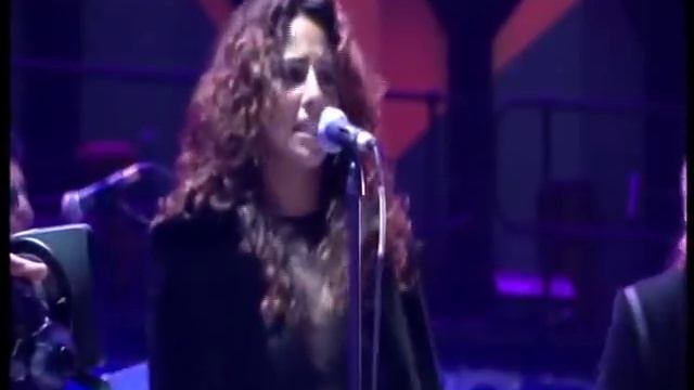 Juanes sings Camisa Negra.avi смотреть онлайн