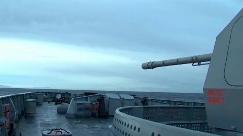 Российский фрегат "Адмирал Горшков" продолжает учения в Атлантике