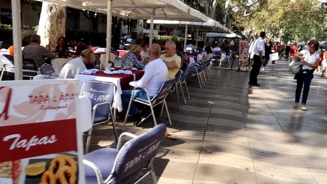 Испания.Барселона.Собор Саграда Фамилия.Улица Рамблас (La Rambla).