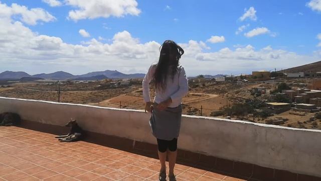 Jugando con Abanico. Espaciodanza Fuerteventura Clases Online Flamenco смотреть онлайн