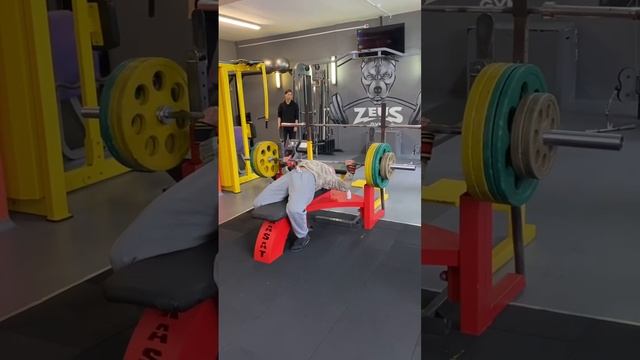 Жим лежа 140кг с паузой 3 секунды. смотреть онлайн