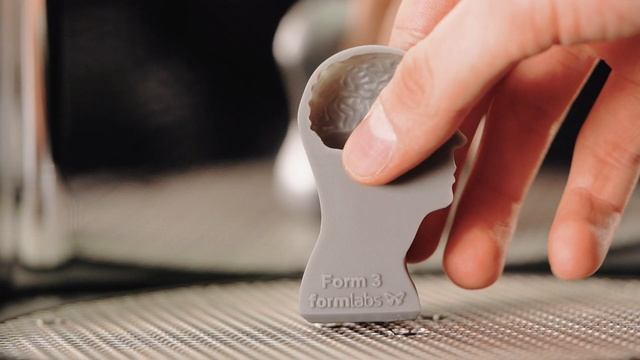 Остаточна полімеризація 3д-моделей після друку на 3D-принтері Formlabs Form 3b+