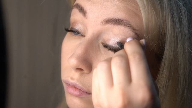 Видео урок. От дневного макияжа к вечернему смотреть онлайн