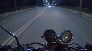 Honda cb 400 по ночному городу