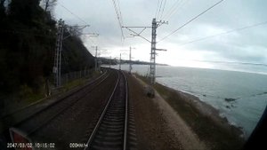 Лоо-Сочи из кабины пассажирского поезда с 2ЭС4К.Звука нет.