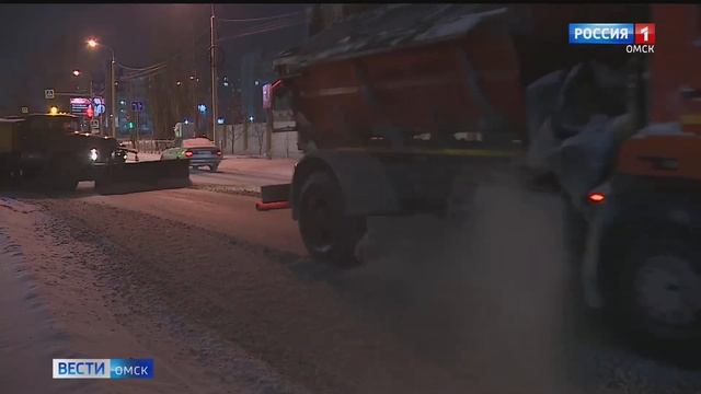 Дорожные службы Омска вывезли за сутки с улиц почти 7 тысяч кубометров снега смотреть онлайн