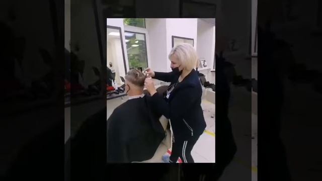 Авторский курс Анастасии Добровольской мужские стрижки в стиле "barber" 4 июня 2020 смотреть онлайн