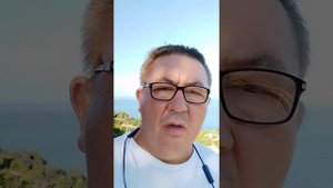 Они расстались, потому что он не захотел меняться. А они не расстались, потому что изменились оба.