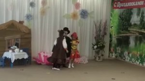 Спектакль Дюймовочка. Сценка и танец кротов