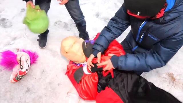 А ты знаешь кто скрывается за маской килера клоуна!!!!! смотреть онлайн