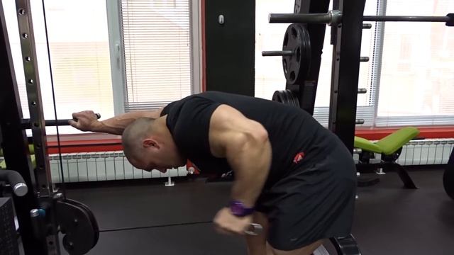 Кикбек за трицепс с кабел смотреть онлайн