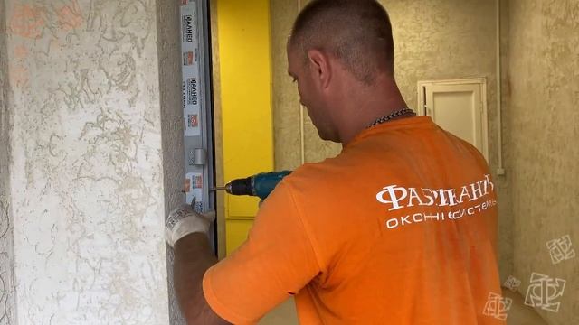 Установка дверей из алюминия