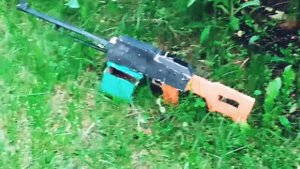 Сделал пулемёт калашникова из картона